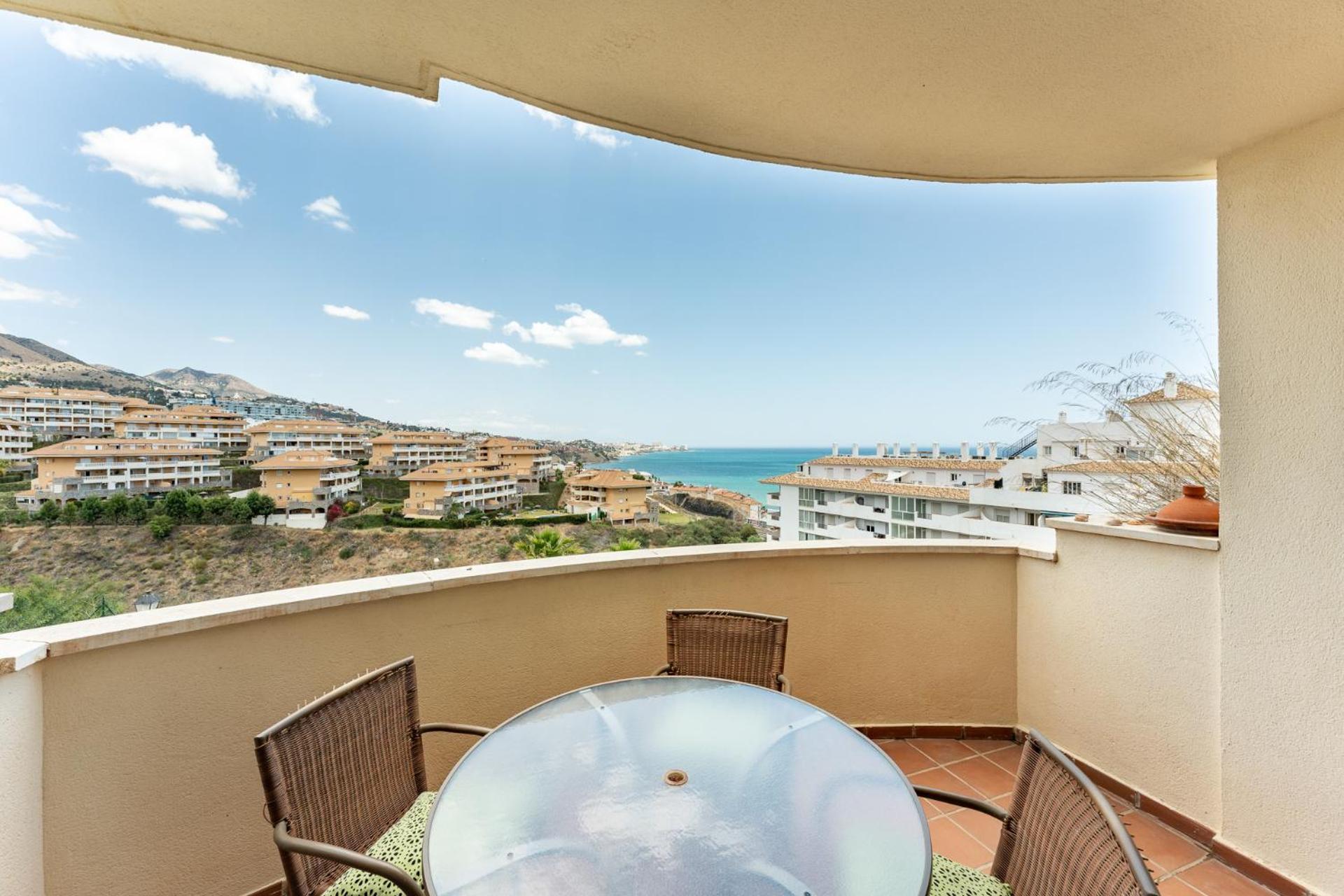 Bhost - Altos Del Majadal Lägenhet Fuengirola Exteriör bild